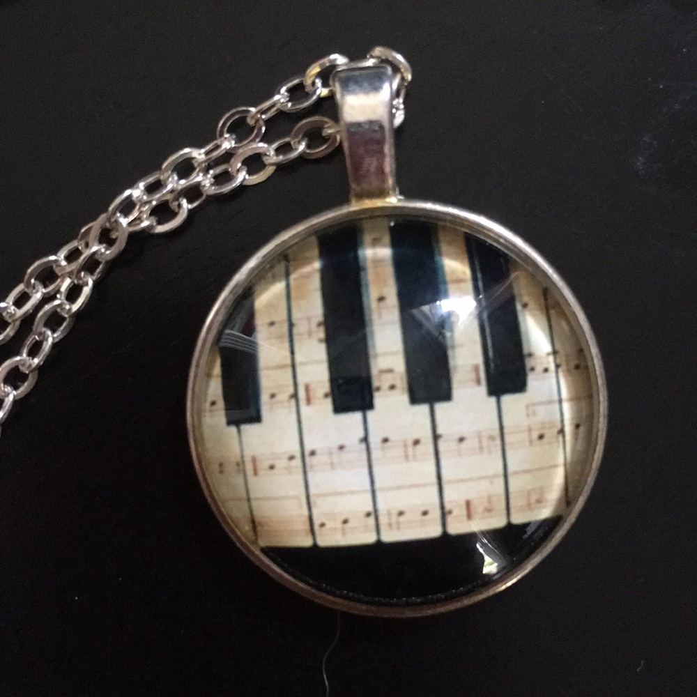 FINAL PRICE 💸 Piano necklace 🎹